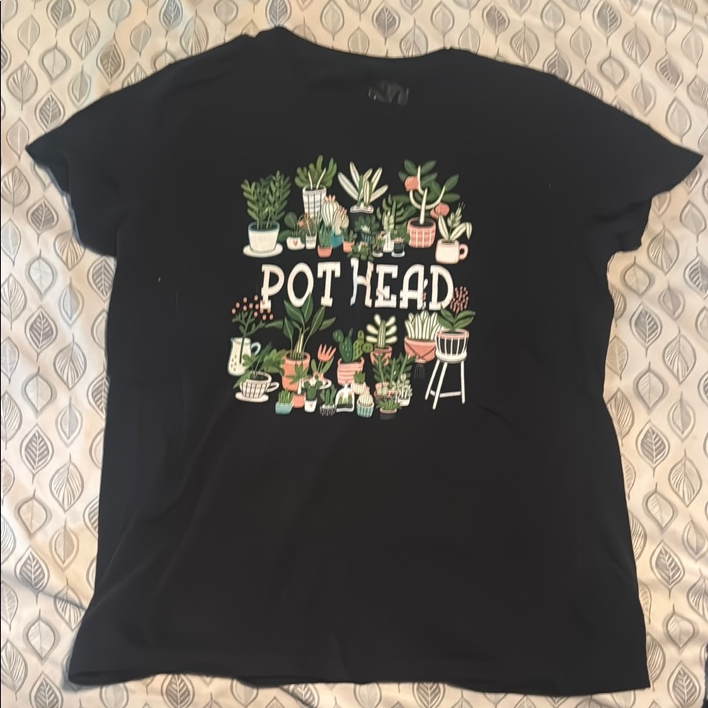 Source Unknown Black Tee with Plant Graphic